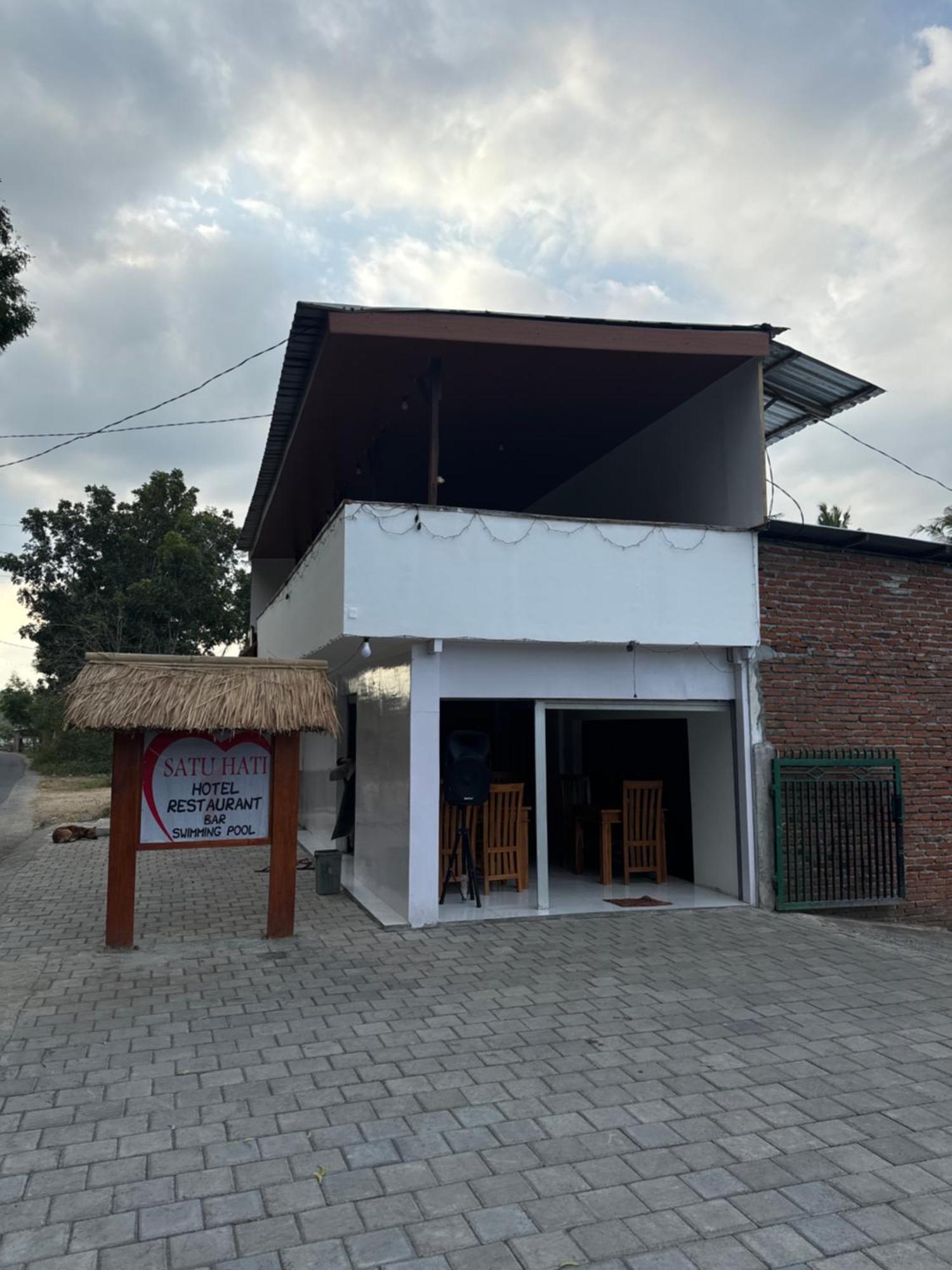 Satu Hati Hotel Ekas Exterior photo